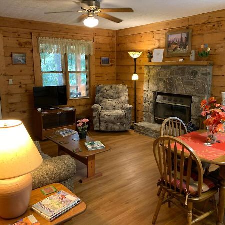 Misty Creek Log Cabins Мегги-Вэлли Экстерьер фото