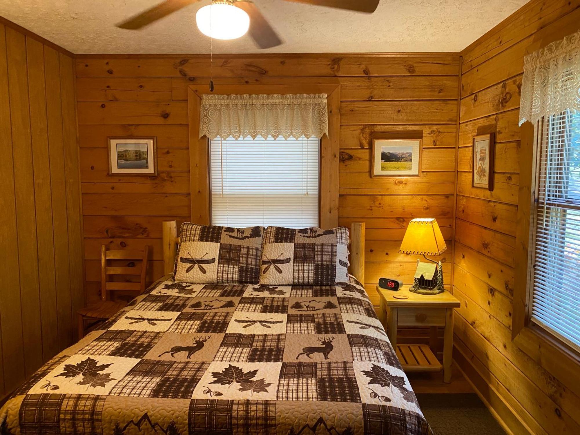 Misty Creek Log Cabins Мегги-Вэлли Экстерьер фото