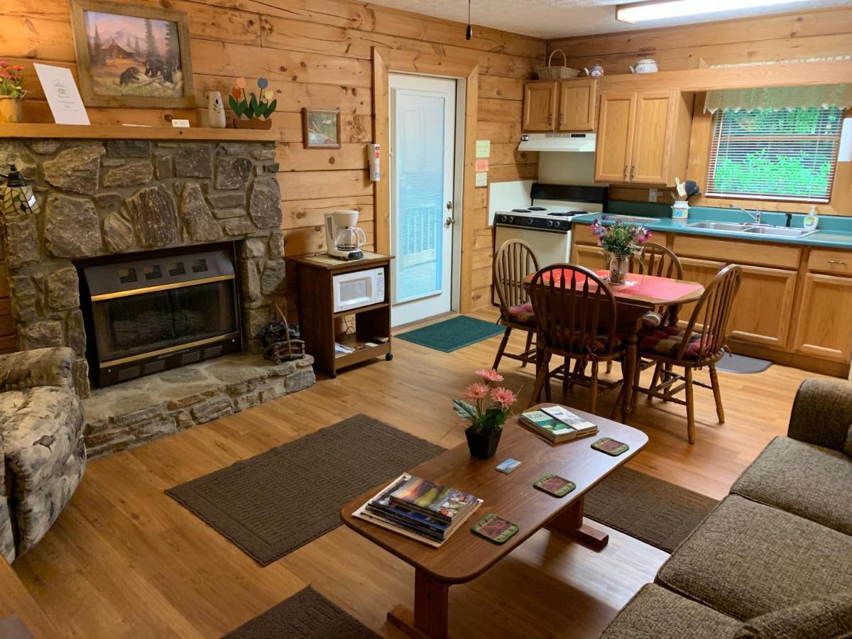 Misty Creek Log Cabins Мегги-Вэлли Экстерьер фото
